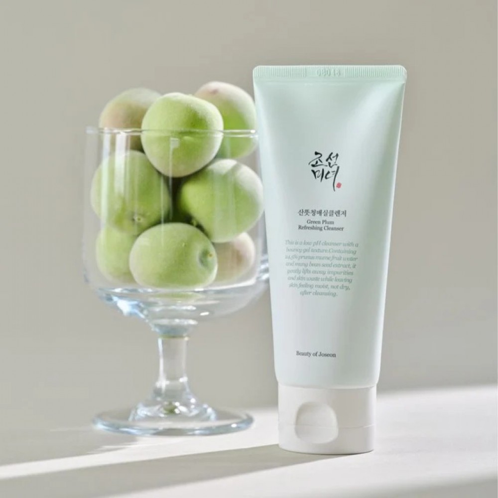 Green Plum Refreshing Cleanser